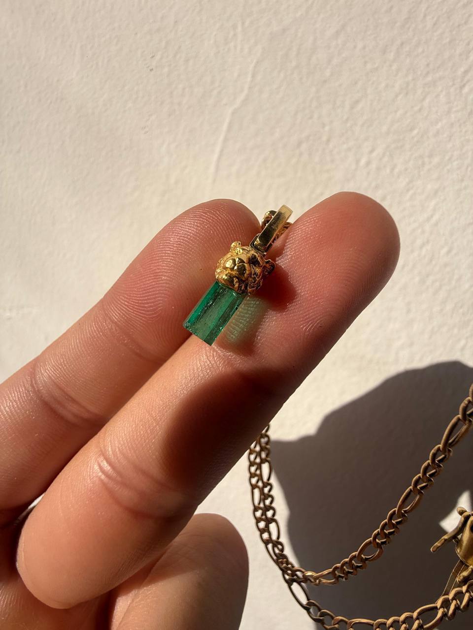 Émeraude Solitaire – Gold Necklace with Emerald Pendant | Musabella