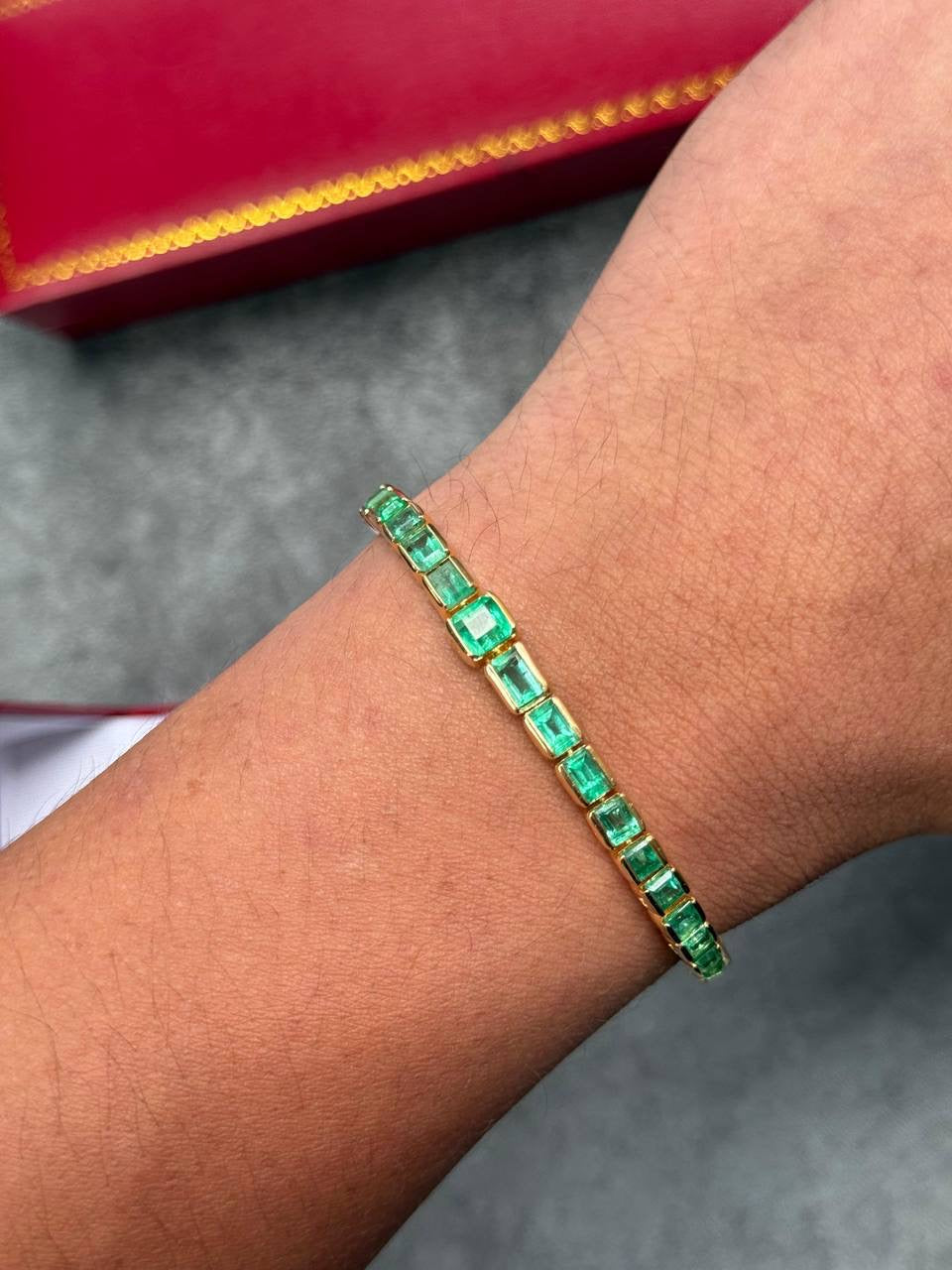 L’Étreinte Émeraude - Gold Emerald Beaded Unisex Bracelet | Luxury Jewelry by Musabella